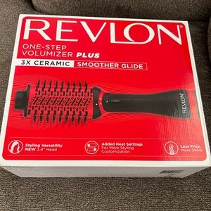 Brand New Revlon Volumizer Plus